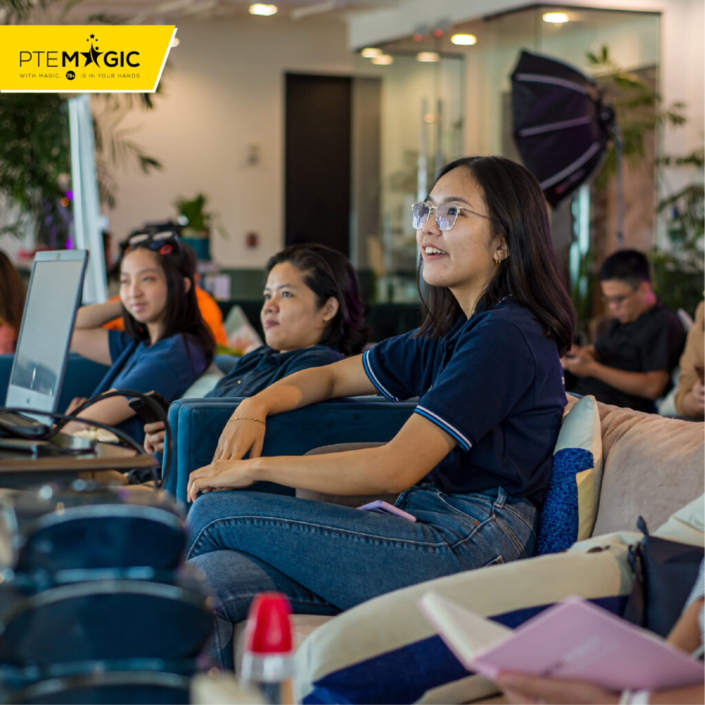 Audiences-listen-attentively-to-shared-information-and-knowledge-1024x1024-2